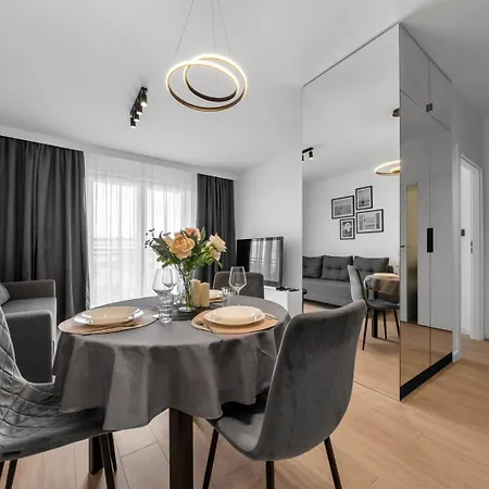 Apartment Jutrzenki - Gym, Balcony, Parking - By Rentujemy *